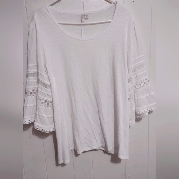 White 3/4 Sleeved white top - Picture 2 of 3